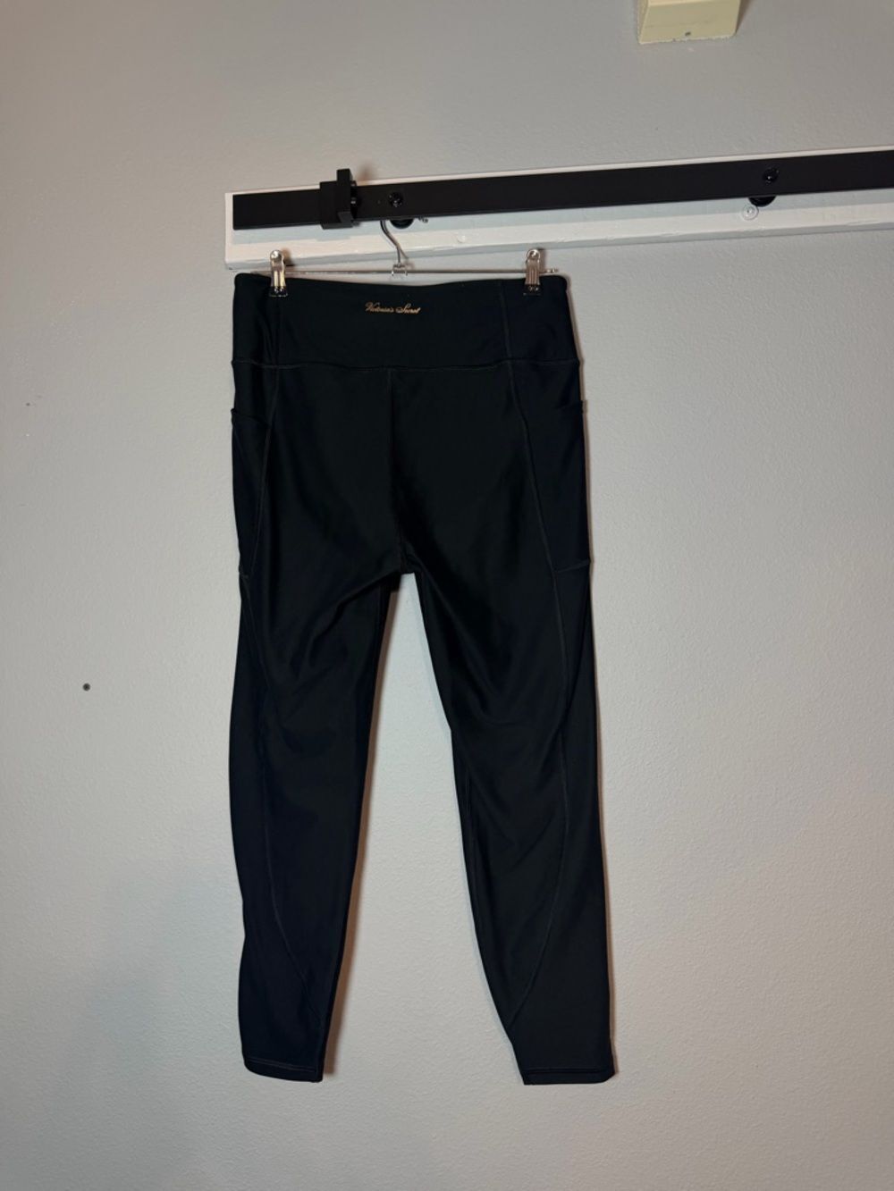 Victoria's Secret High Waisted Black Compression Leggings Size Large Activewear - Picture 4 of 6